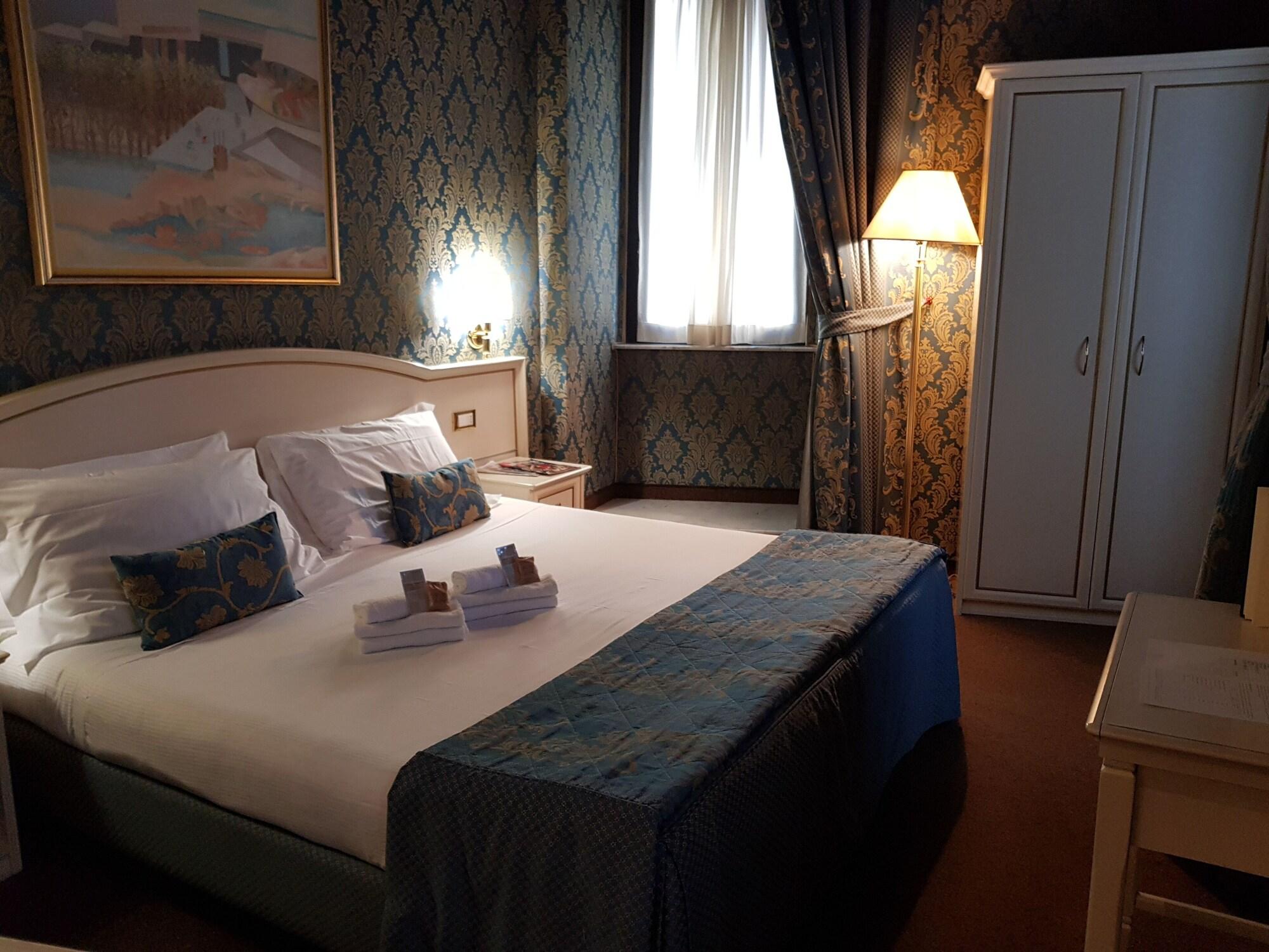 Canova Tadolini Luxury Rooms And Suites Rome Bagian luar foto