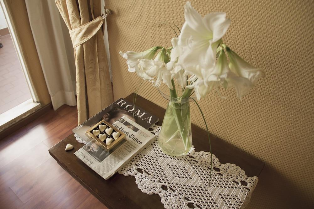 Canova Tadolini Luxury Rooms And Suites Rome Bagian luar foto