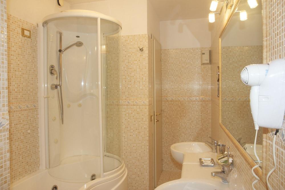 Canova Tadolini Luxury Rooms And Suites Rome Bagian luar foto